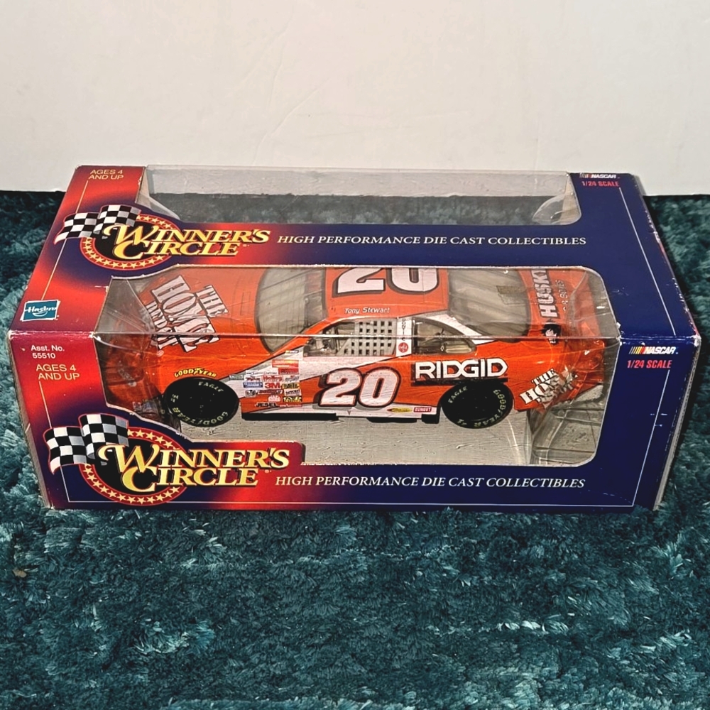 1999 Winner's Circle #20 Tony Stewart Home Depo 1:24 Scale Die-Cast Car